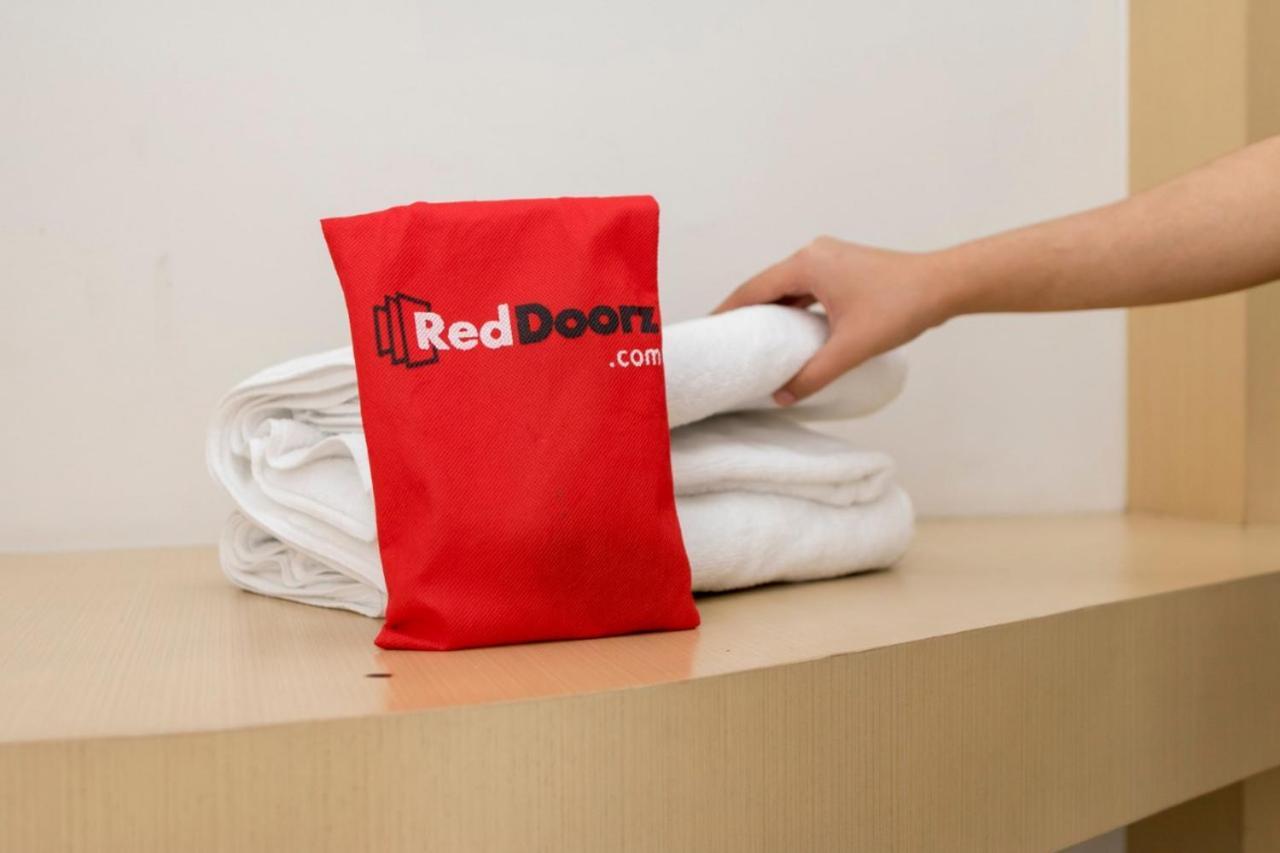Reddoorz At Simpang Borobudur Blimbing  Εξωτερικό φωτογραφία